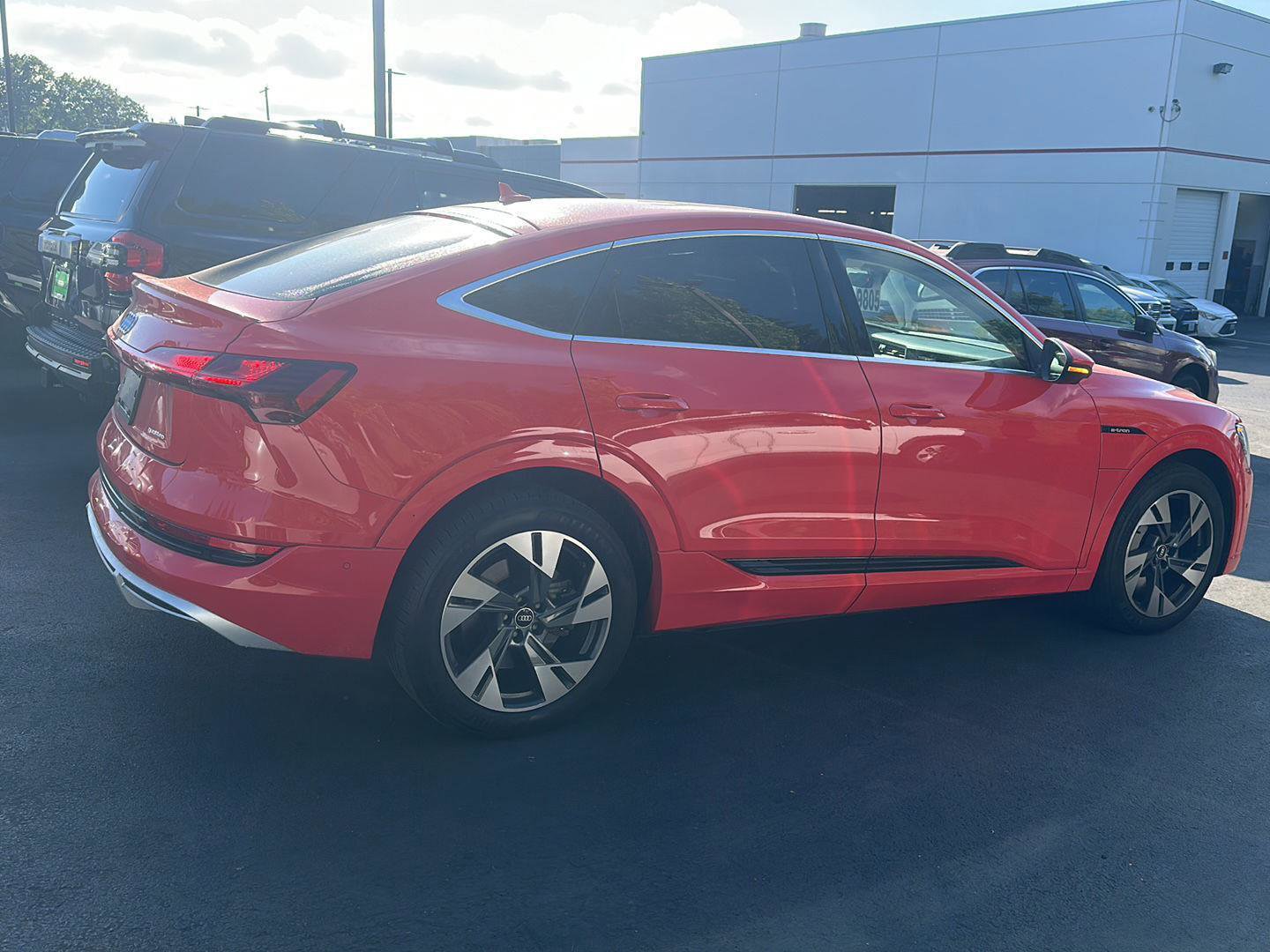 Used 2021 Audi e-tron Prestige w/ Prestige Package AWD/4WD image 4
