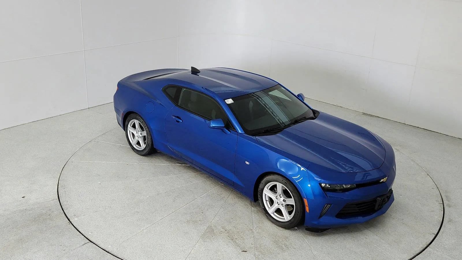 Used 2017 Chevrolet Camaro LT w/ Technology Package RWD image 13