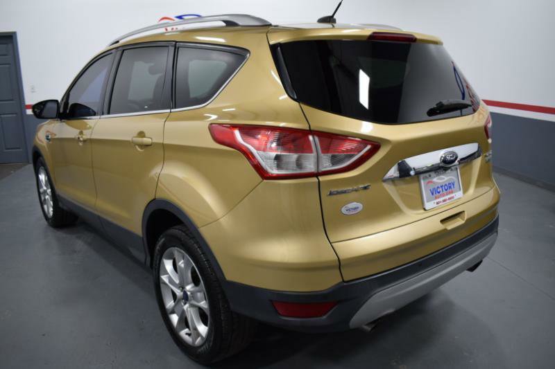 Used 2015 Ford Escape Titanium image 2