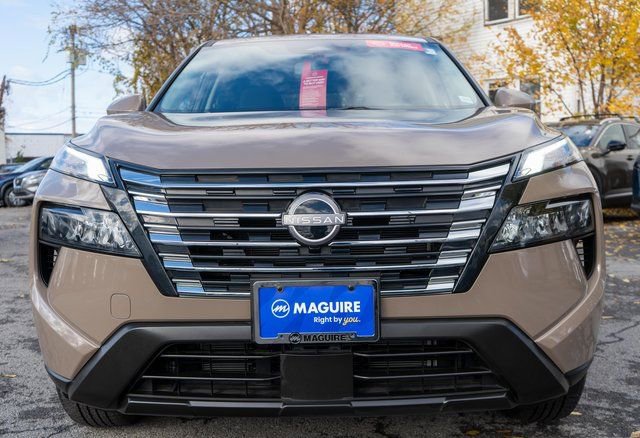 Certified 2025 Nissan Rogue SV image 3