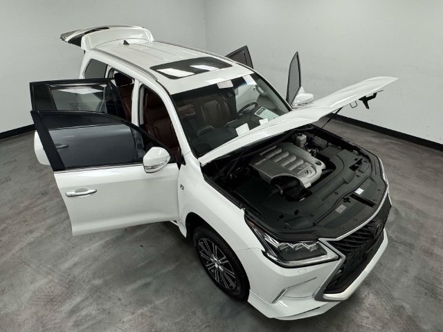 Used 2019 Lexus LX 570 4WD w/ Luxury Package image 14