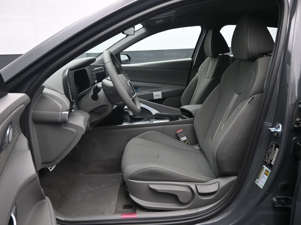 New 2025 Hyundai Elantra Sport image 25
