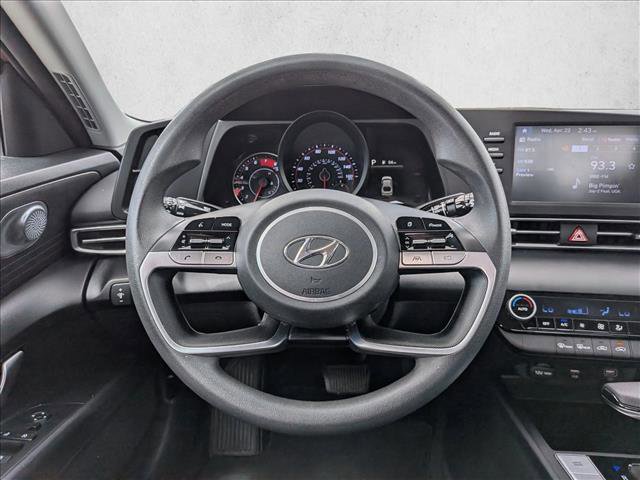 Used 2022 Hyundai Elantra SEL w/ Cargo Package FWD image 15