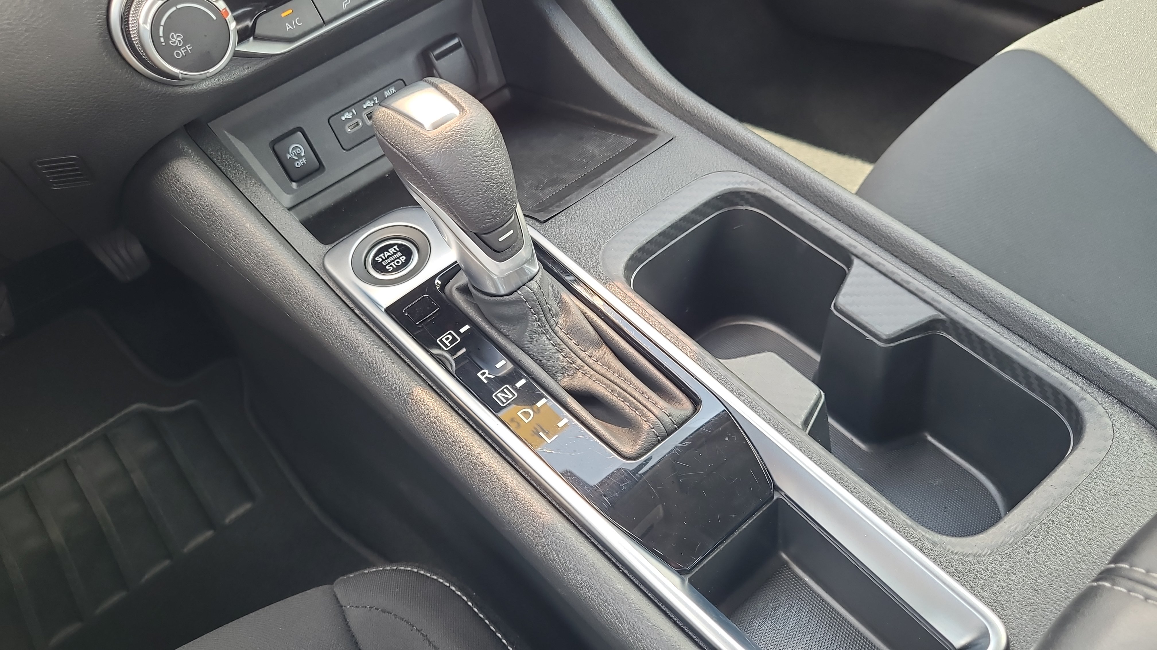 Used 2025 Nissan Sentra SV FWD image 23