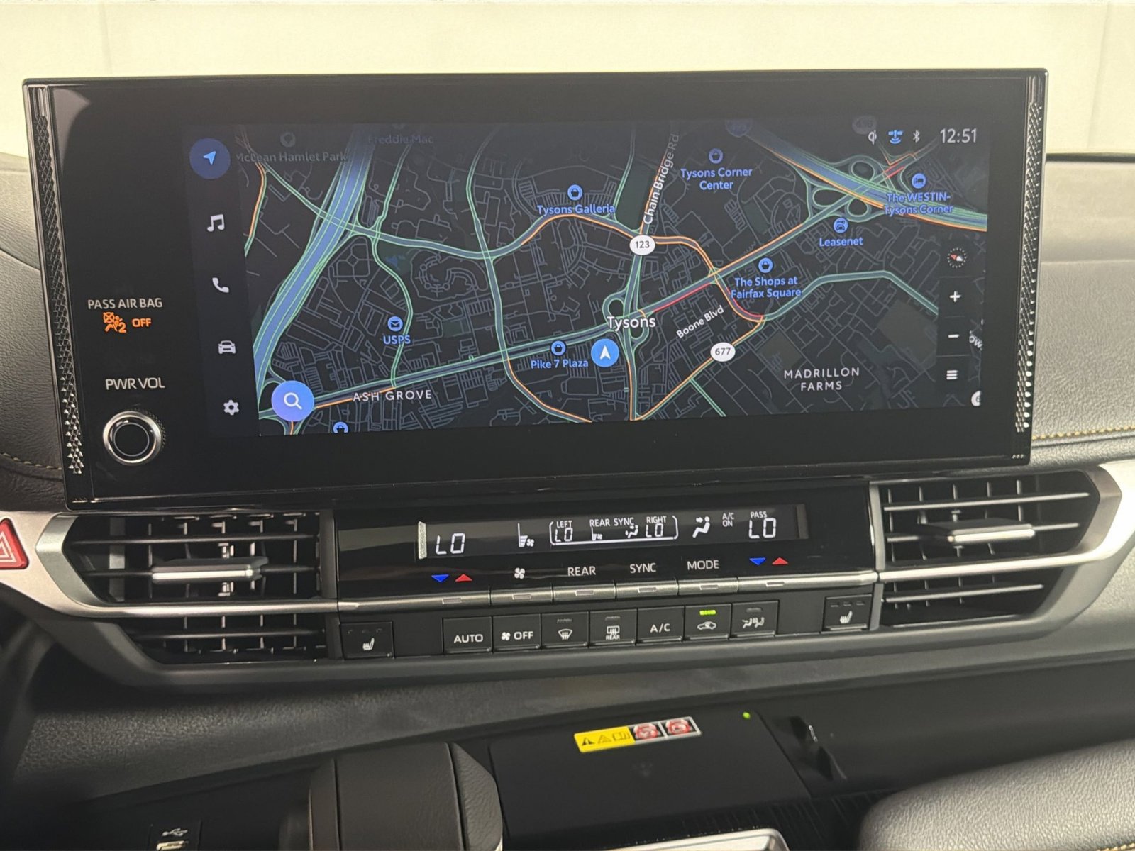 Used 2025 Toyota Sienna XLE Woodland Edition image 20