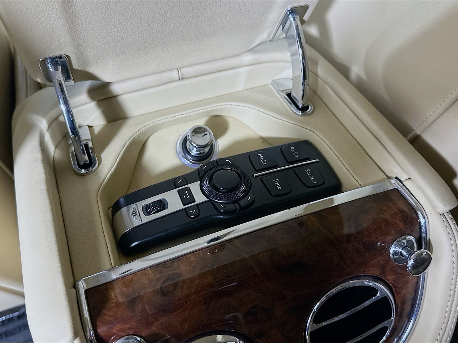 Used 2011 Bentley Mulsanne RWD image 32