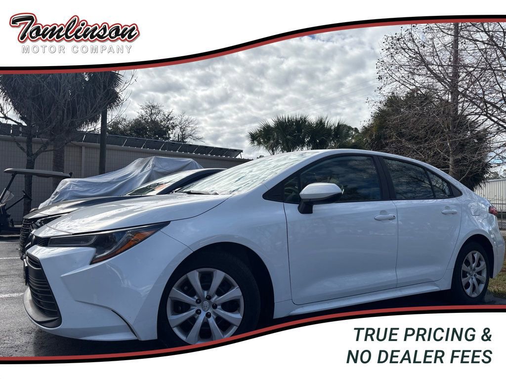 Used 2024 Toyota Corolla LE image 1