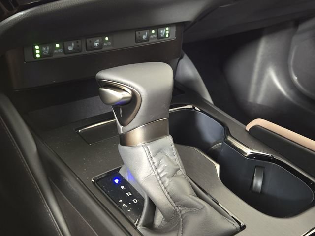 New 2025 Lexus ES 300h w/ Premium Package image 21