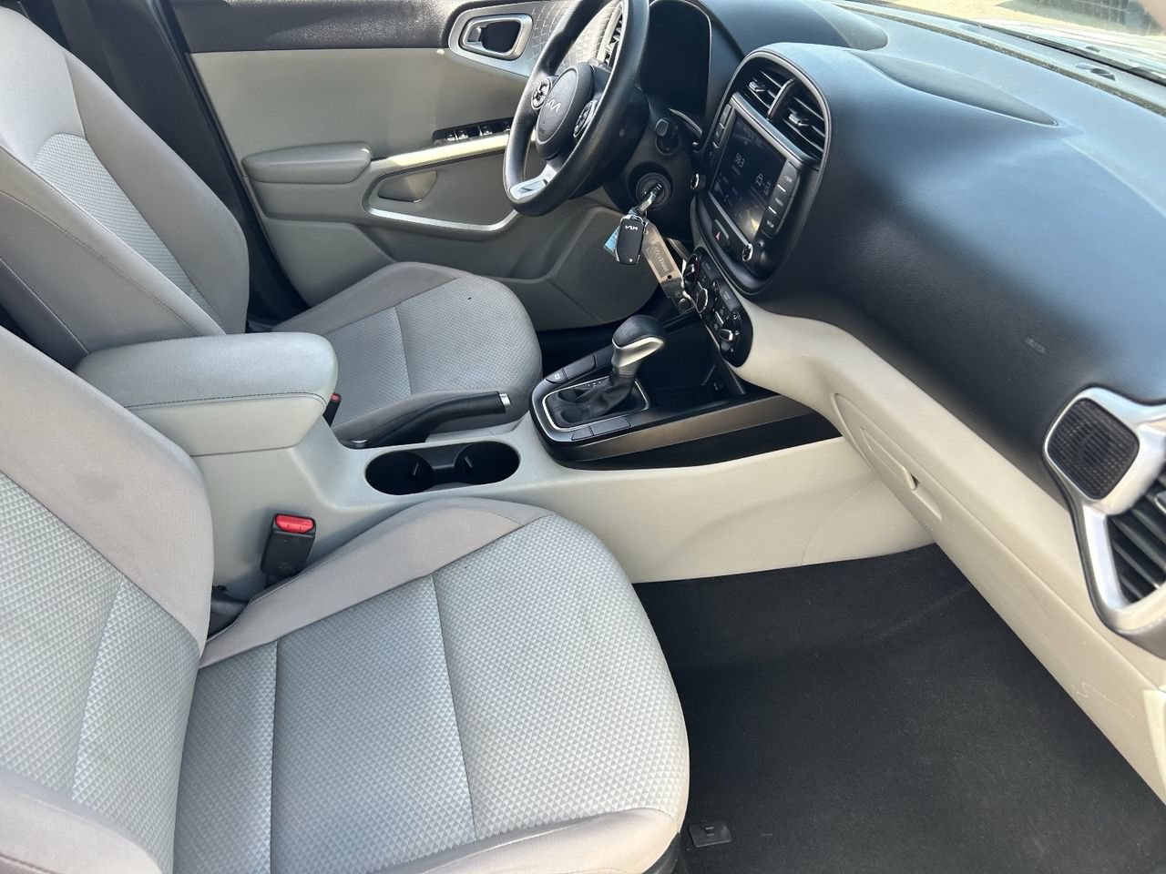 Used 2022 Kia Soul LX FWD image 12