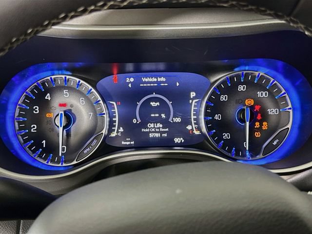 Used 2025 Chrysler Pacifica Select FWD image 13