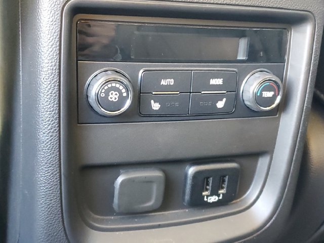 Certified 2018 Buick Envision Essence FWD image 11