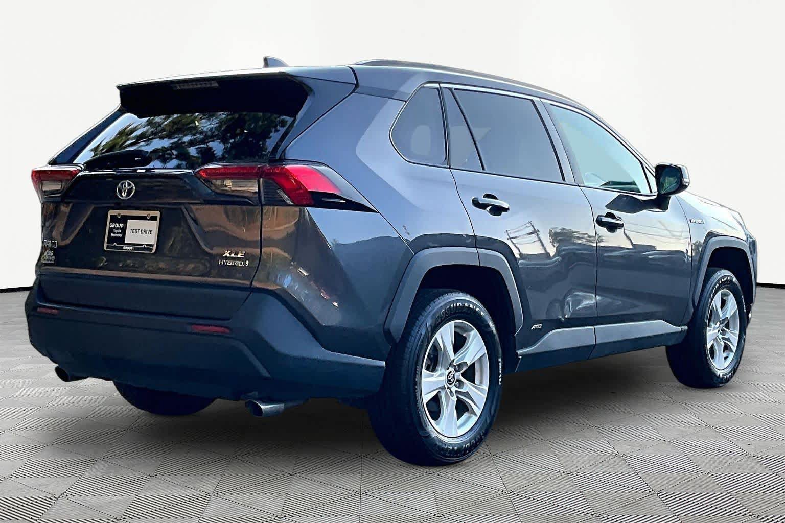 Certified 2021 Toyota RAV4 XLE w/ Convenience Package AWD/4WD image 13