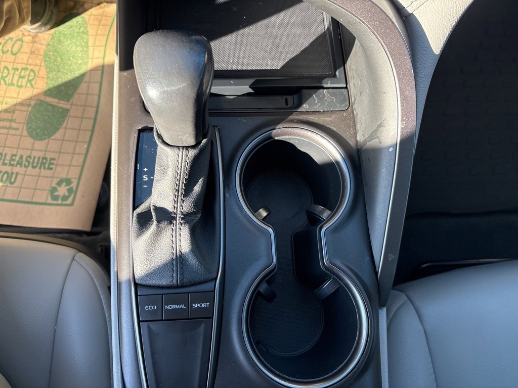 Used 2023 Toyota Camry SE w/ Cold Weather Package image 27