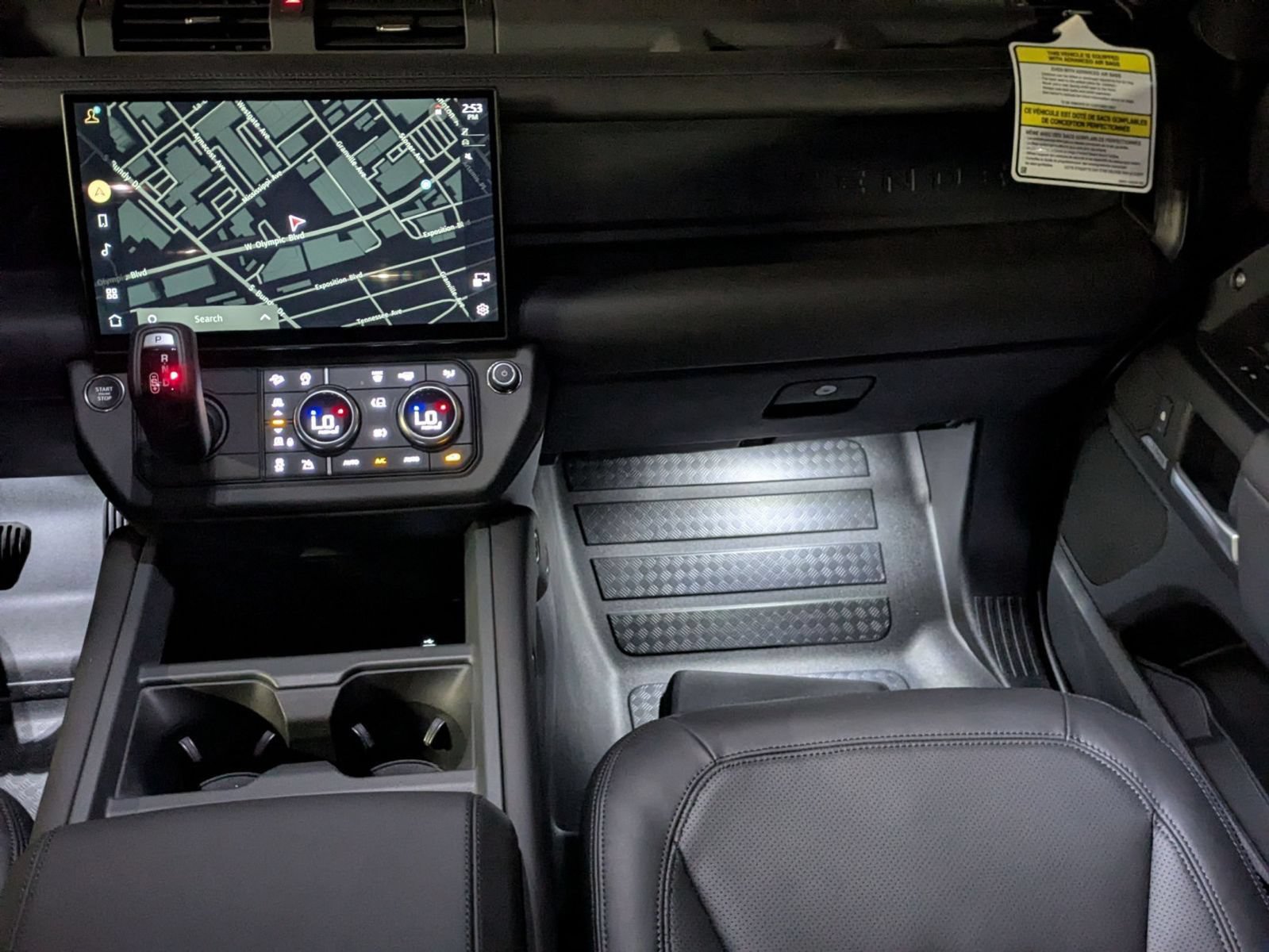 New 2026 Land Rover Defender 130 X-Dynamic SE AWD/4WD image 28