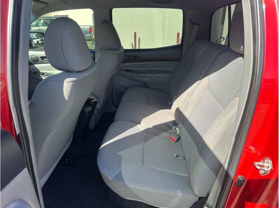Used 2014 Toyota Tacoma PreRunner w/ Convenience Package RWD image 19