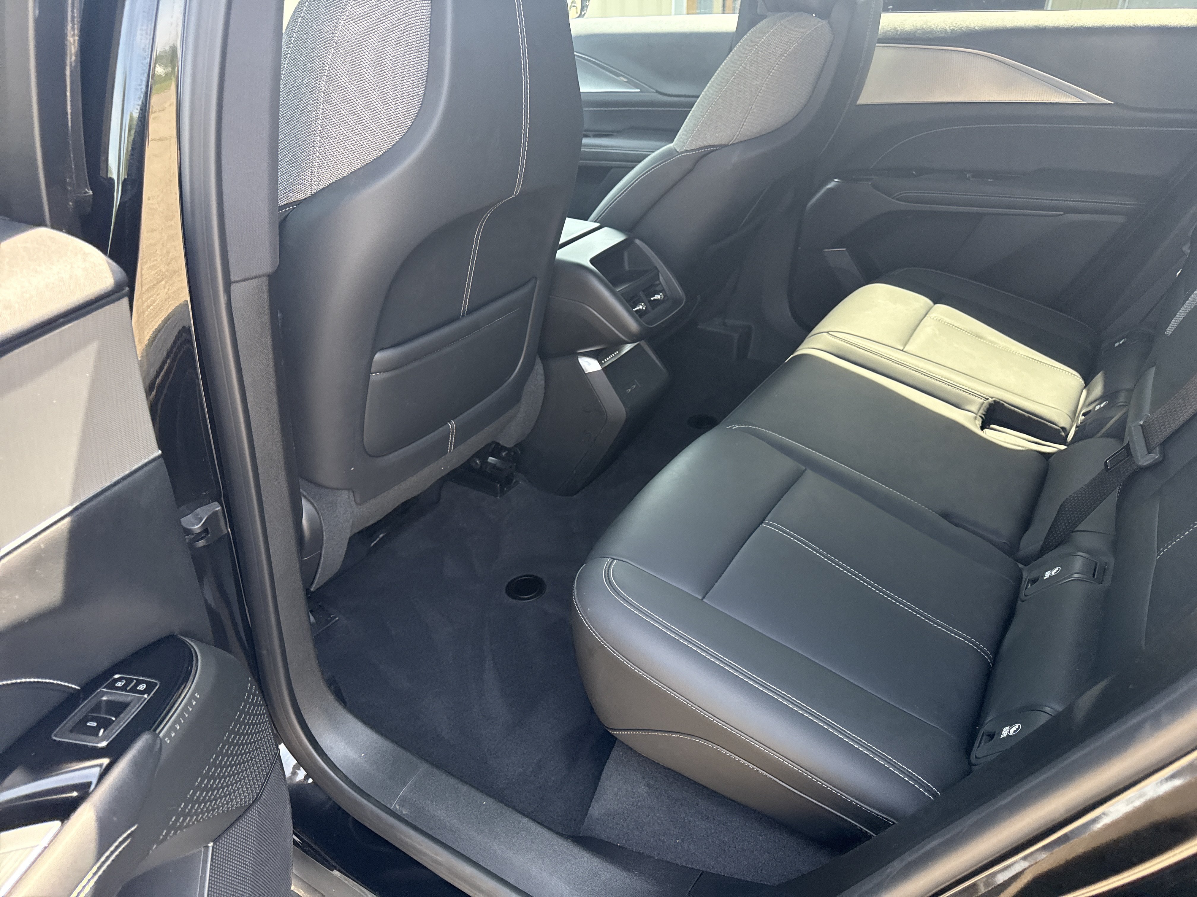 Used 2024 Cadillac Lyriq Tech RWD image 15