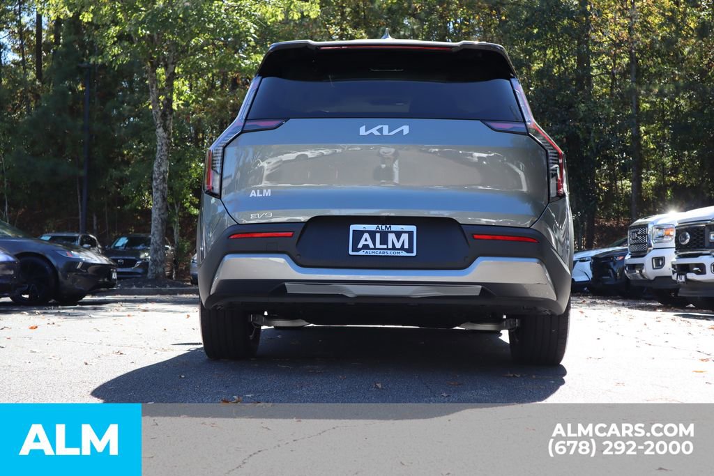 Used 2024 Kia EV9 Wind image 7