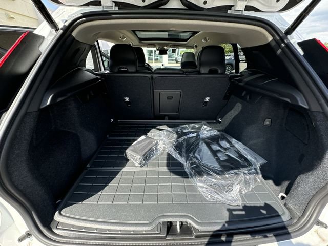 New 2025 Volvo XC40 B5 Plus w/ Protection Package Premier image 26