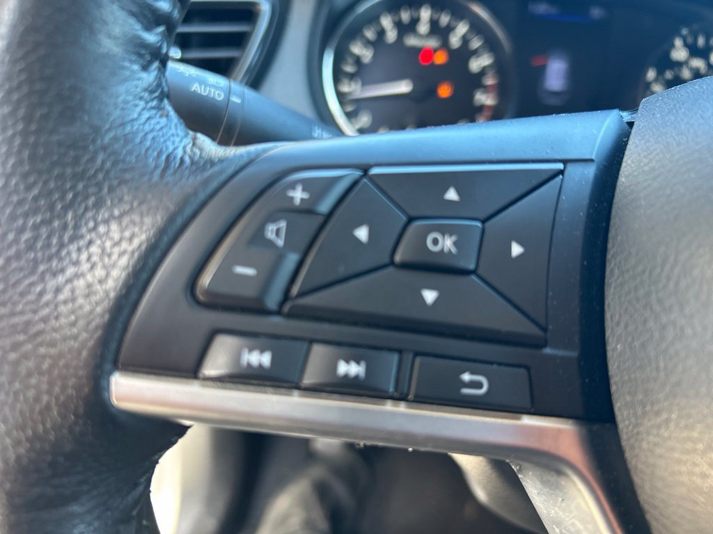 Used 2020 Nissan Rogue SV AWD/4WD image 8