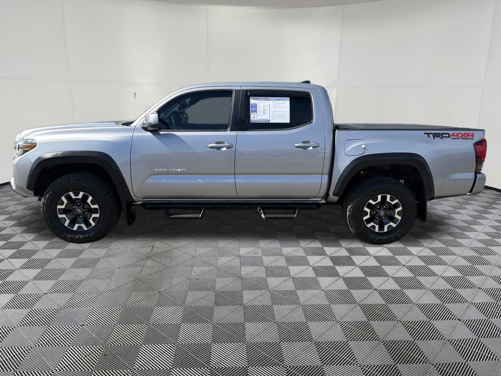 Used 2018 Toyota Tacoma TRD Off-Road w/ Technology Package AWD/4WD image 4