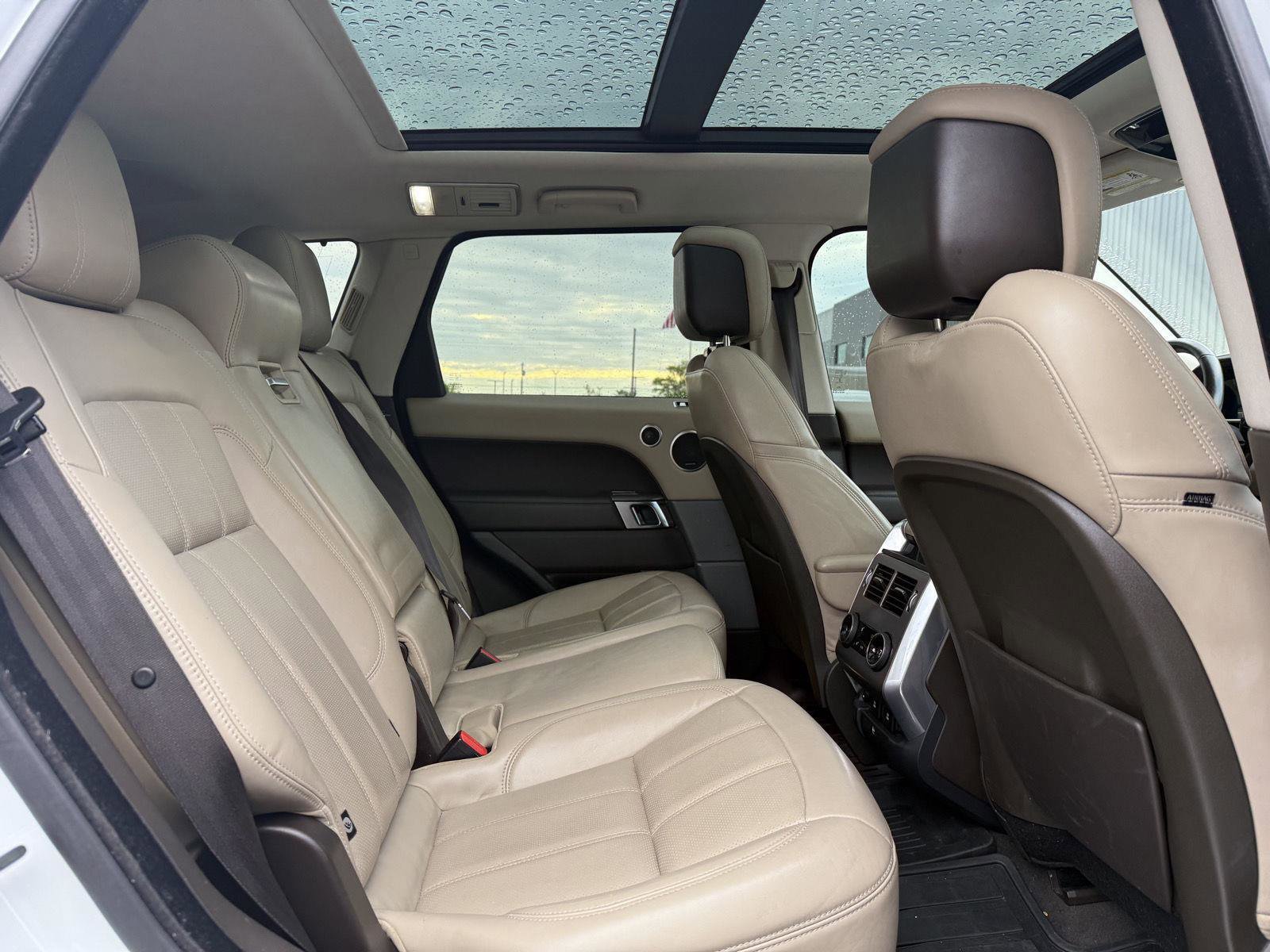 Used 2018 Land Rover Range Rover Sport HSE AWD/4WD image 11