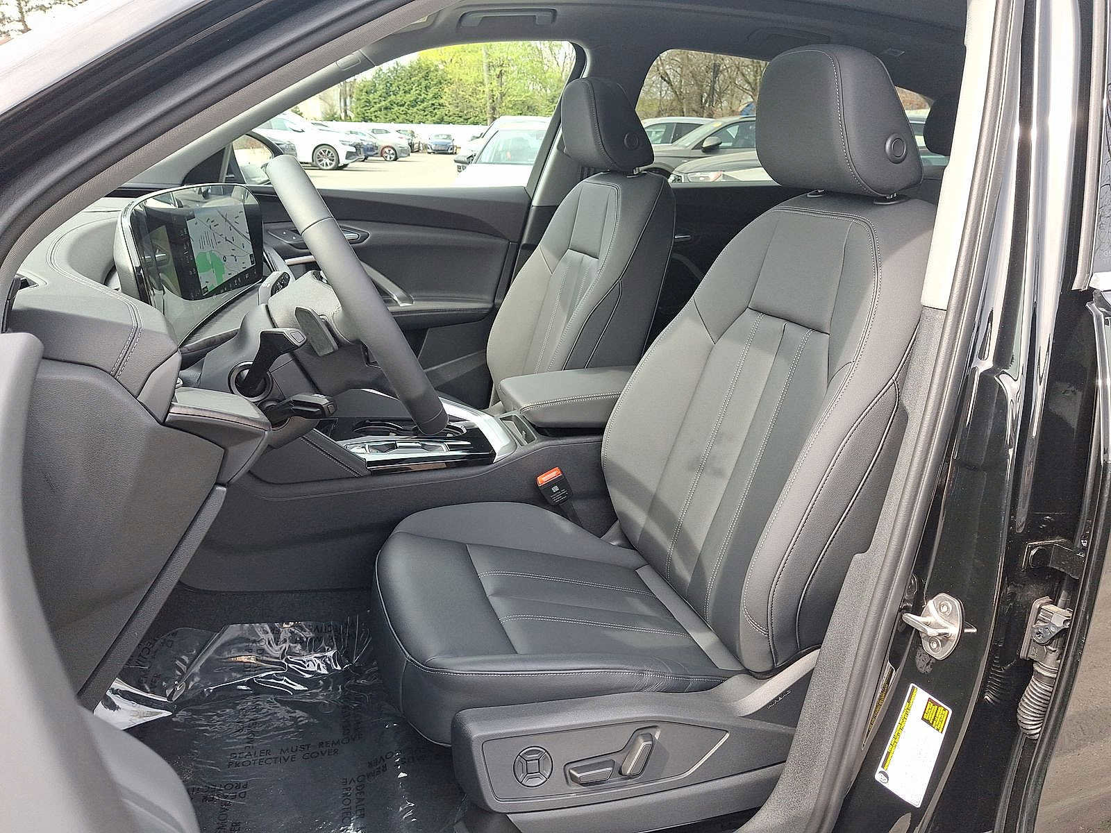 Certified 2025 Audi Q5 Premium AWD/4WD image 11