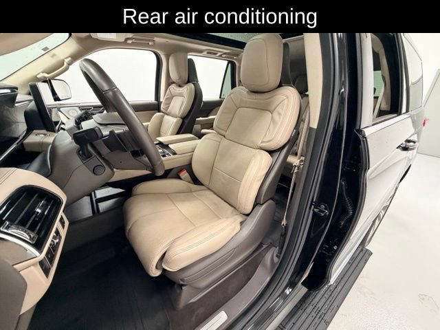 Used 2024 Lincoln Navigator Reserve AWD/4WD image 8