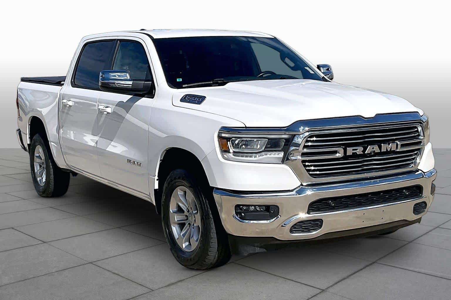 Used 2023 RAM 1500 Laramie AWD/4WD image 3