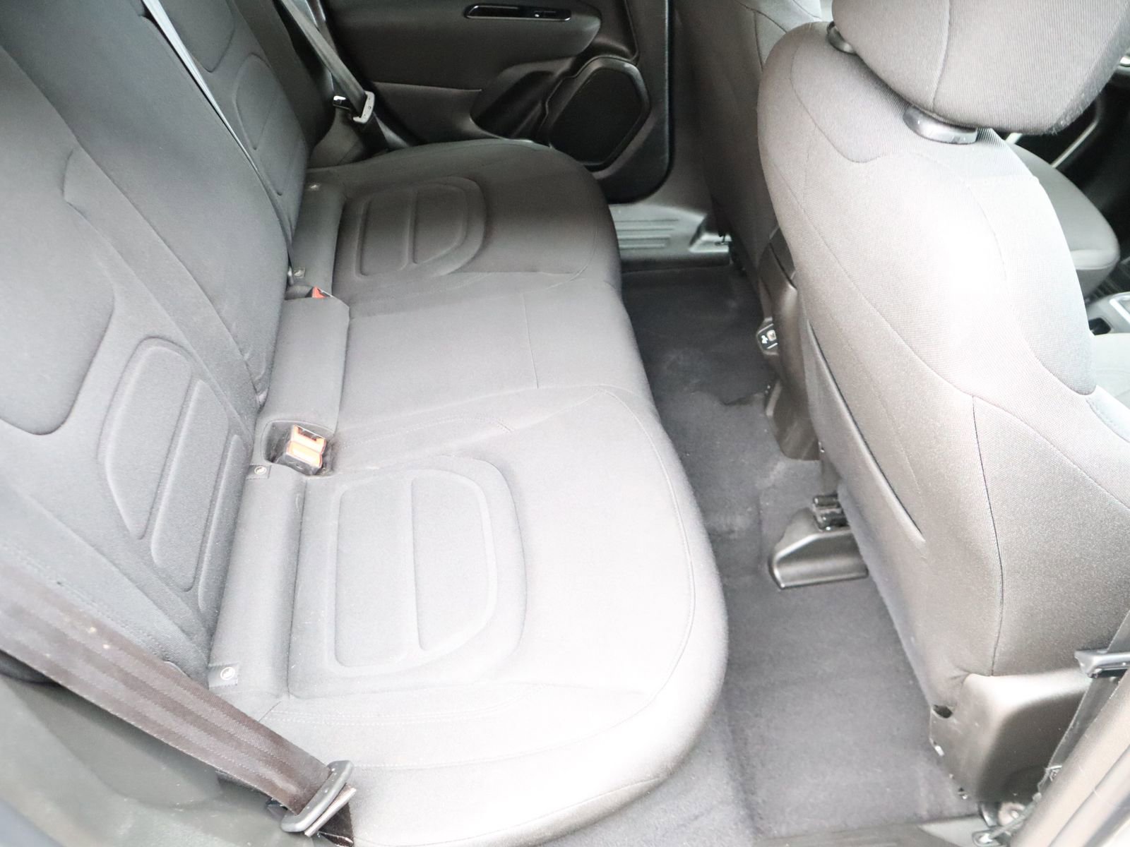 Used 2020 Jeep Renegade Latitude w/ Cold Weather Group image 50