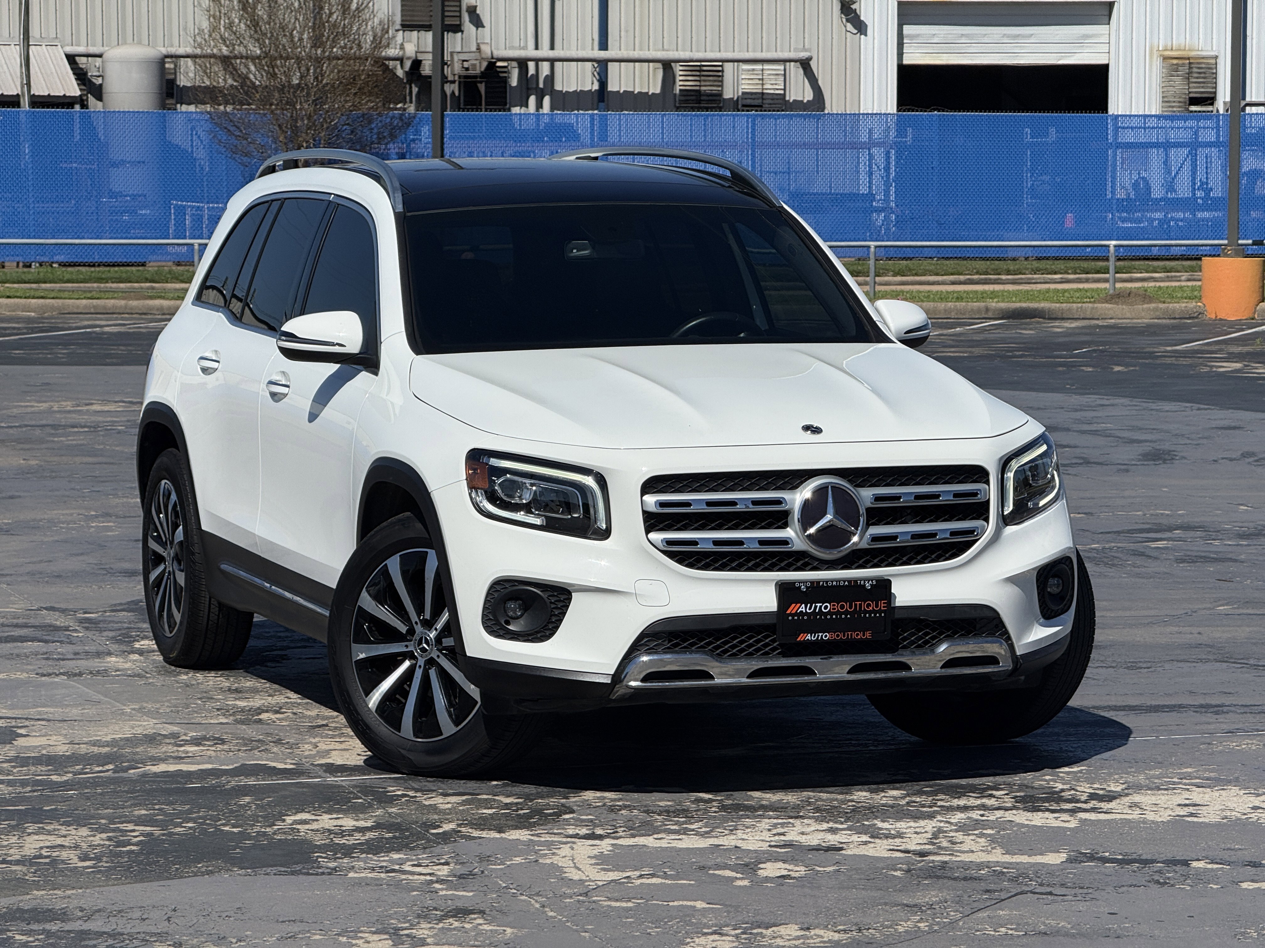 Used 2022 Mercedes-Benz GLB 250 image 3