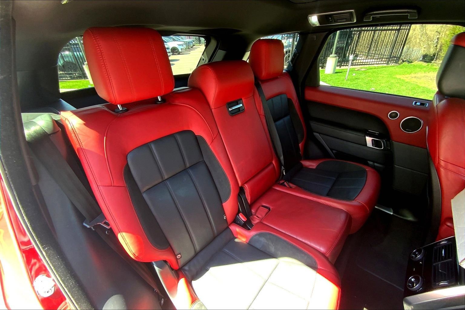 Used 2022 Land Rover Range Rover Sport HST image 19