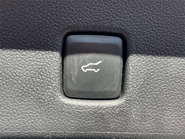 Certified 2021 Ford Escape SE w/ SE Sport Appearance Package image 31