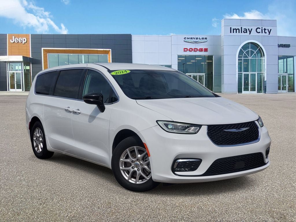 Used 2024 Chrysler Pacifica Touring-L FWD image 1
