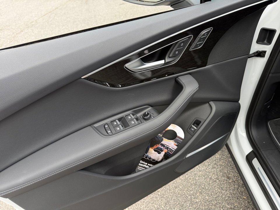 New 2026 Audi Q7 3.0T Premium Plus AWD/4WD image 32