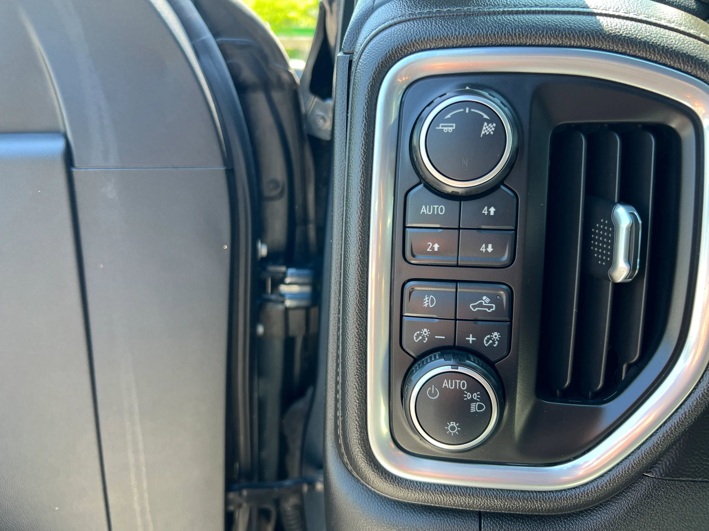 Used 2019 Chevrolet Silverado 1500 RST w/ All-Star Edition AWD/4WD image 18