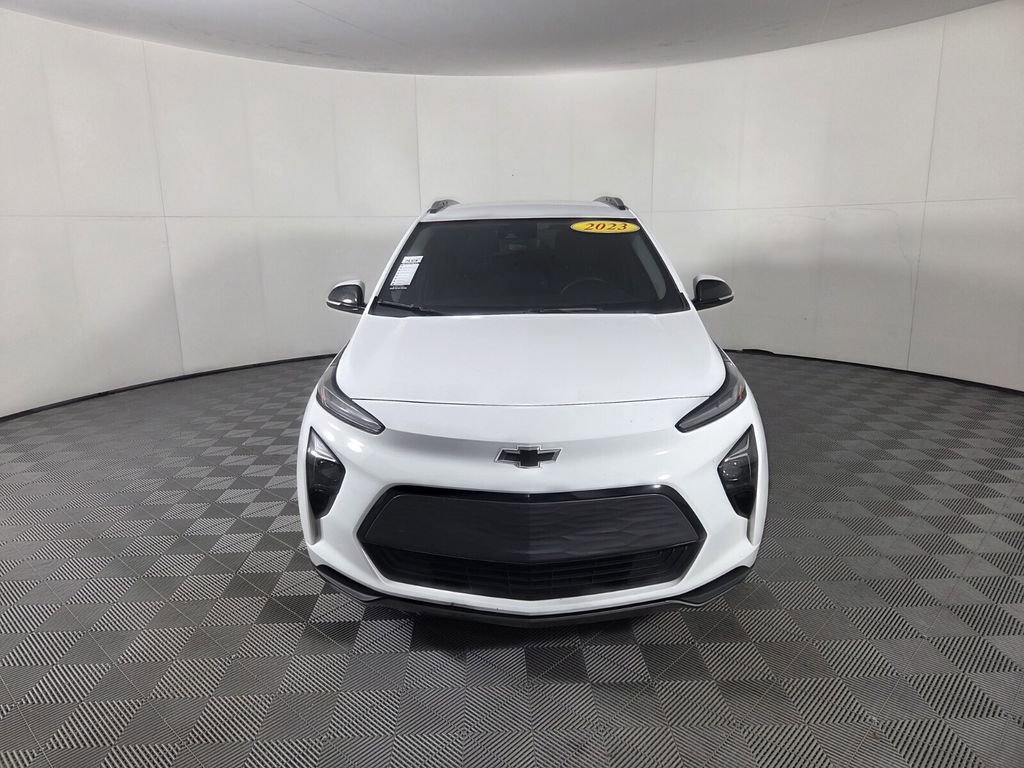 Used 2023 Chevrolet Bolt EUV LT w/ Driver Confidence Package FWD image 3