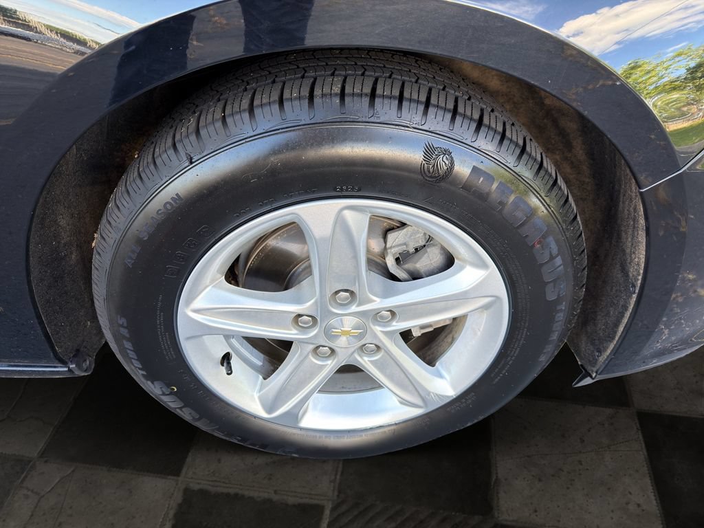 Certified 2020 Chevrolet Malibu LS FWD image 11