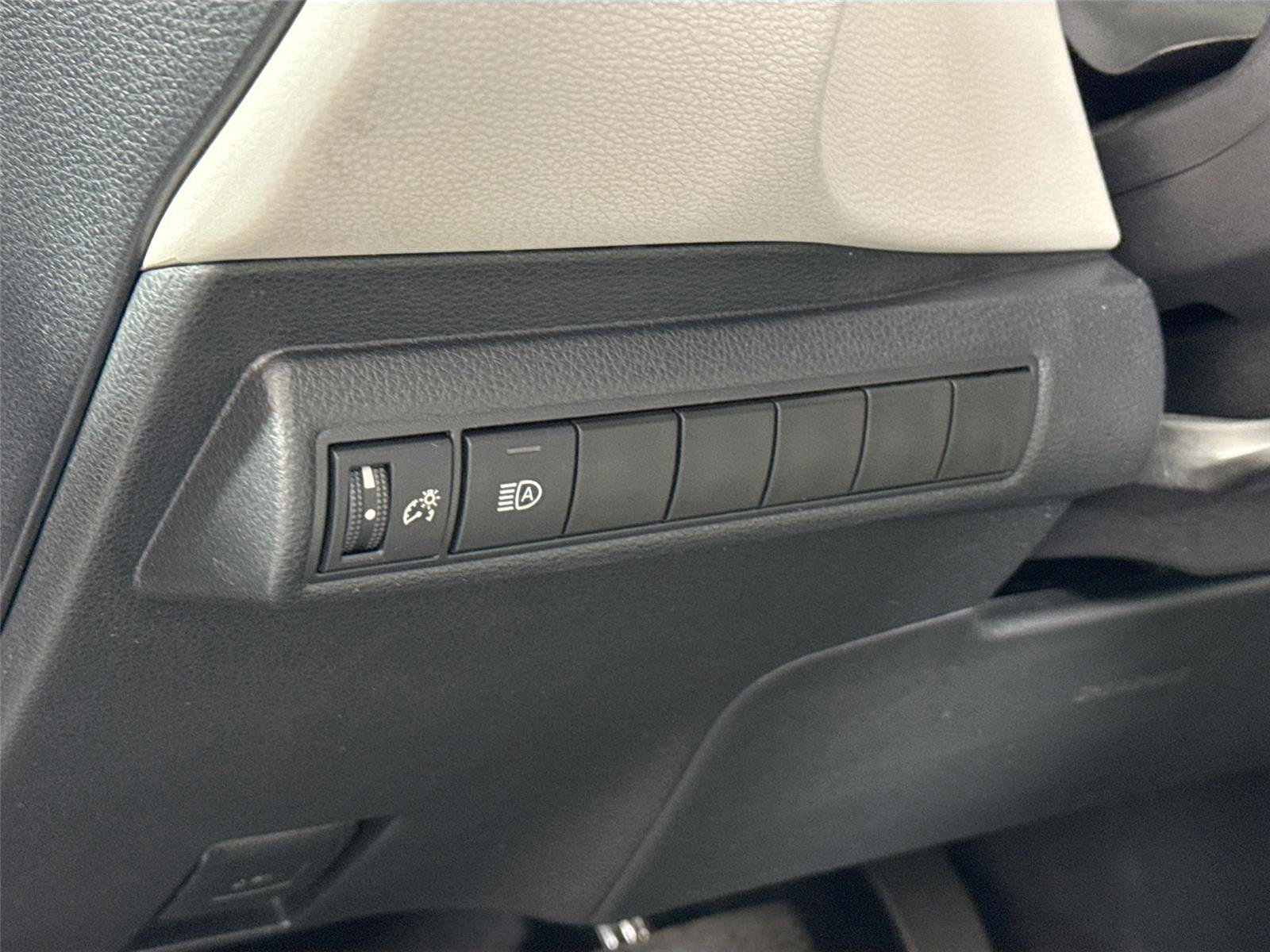 Certified 2020 Toyota Corolla L image 21