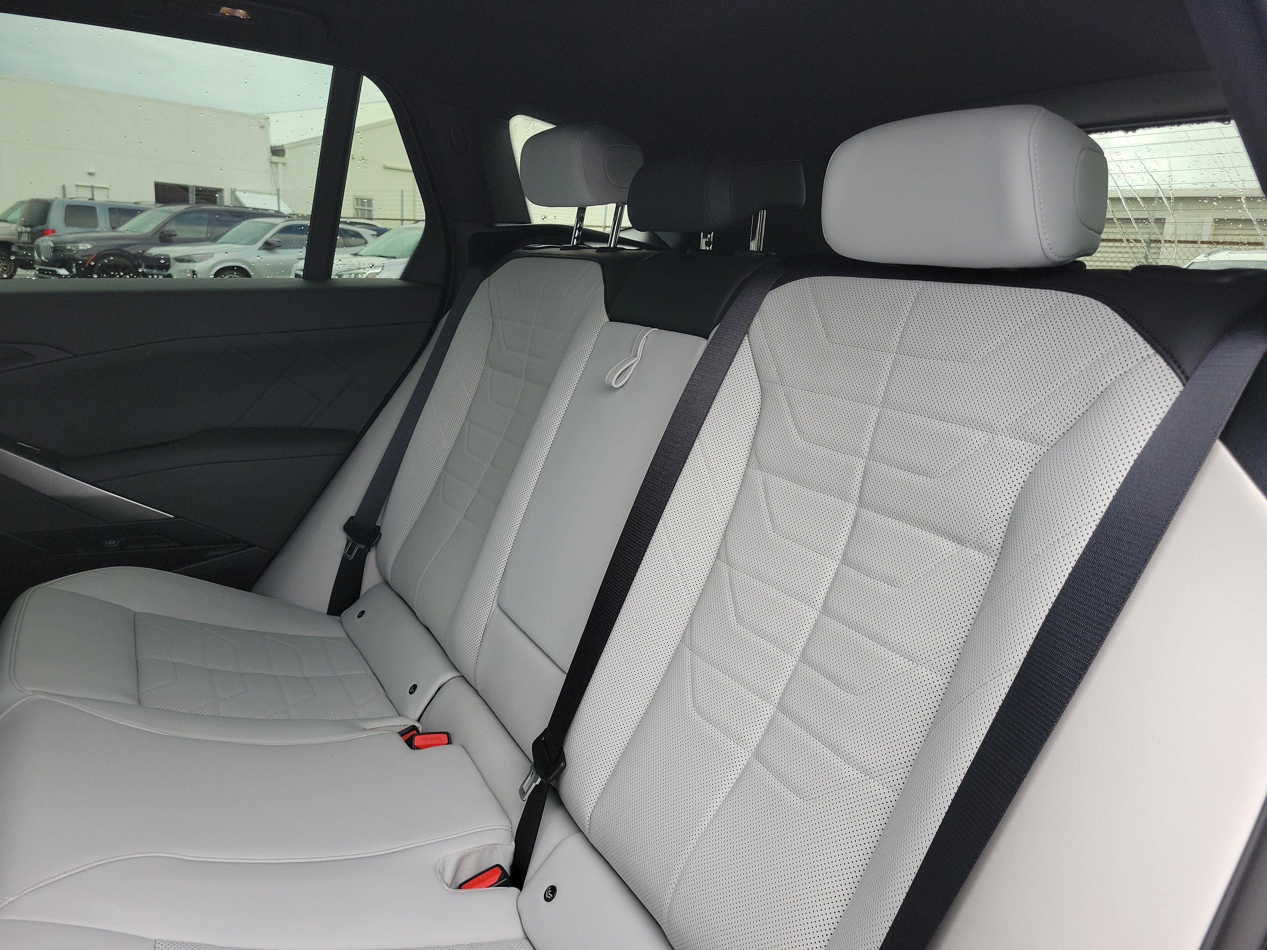 New 2027 BMW X5 xDrive50e w/ Climate Package AWD/4WD image 8