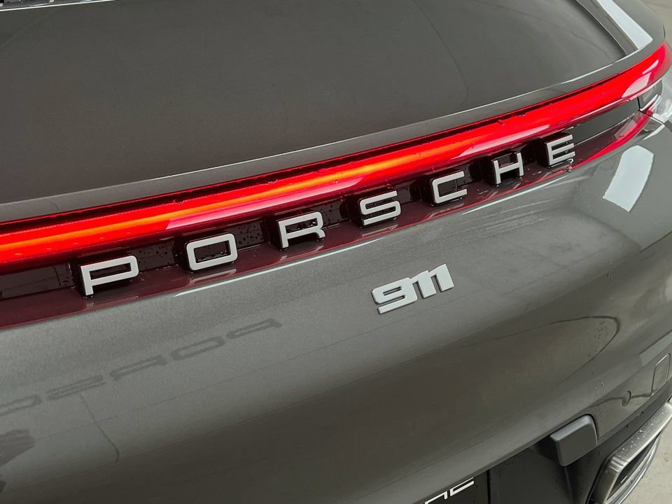 Certified 2024 Porsche 911 Targa 4 AWD/4WD image 32