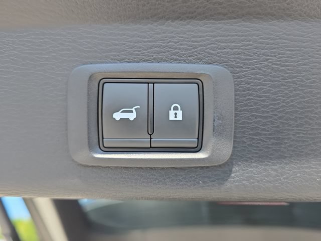 Used 2023 Mitsubishi Outlander 4WD Plug-In Hybrid image 14