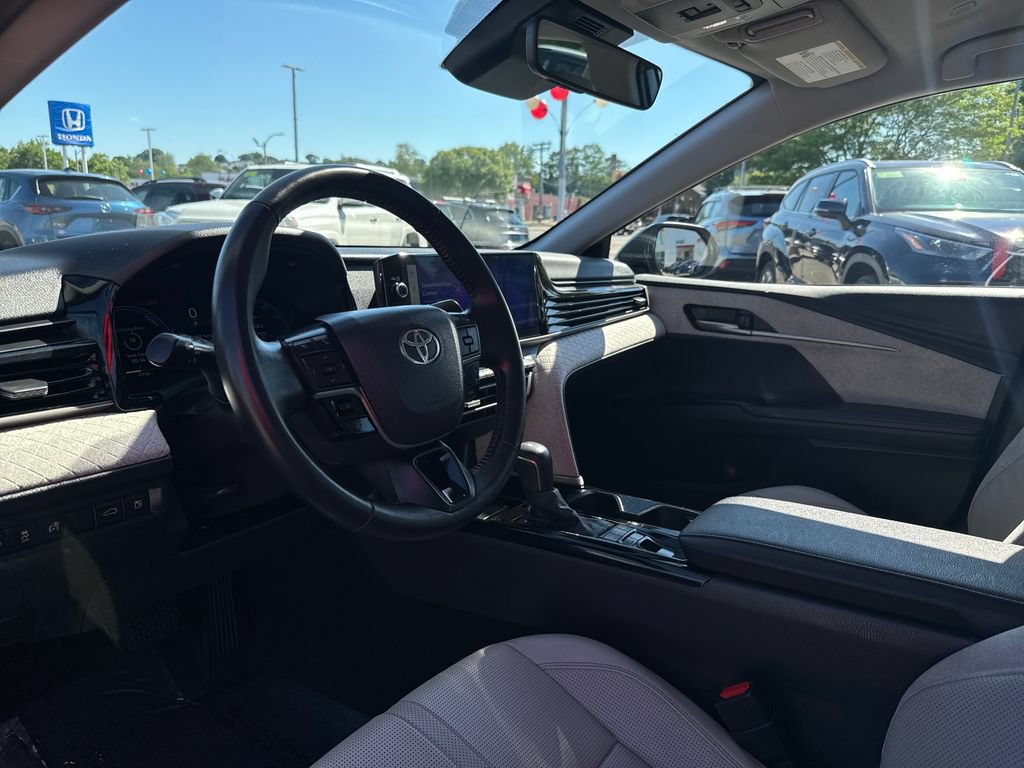 Used 2025 Toyota Camry XLE AWD/4WD image 13