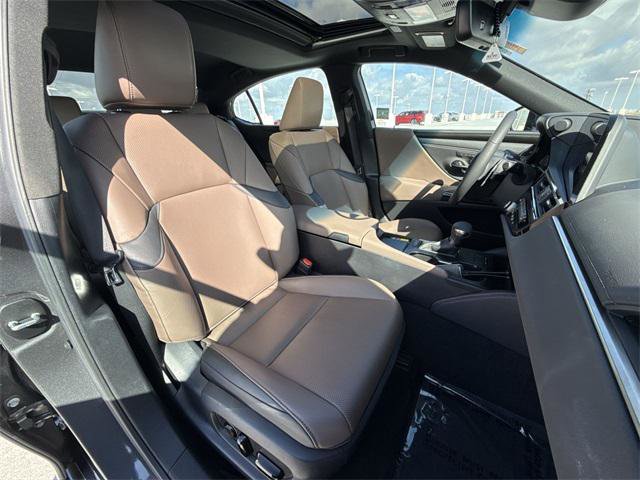 Certified 2023 Lexus ES 350 w/ Premium Package image 26