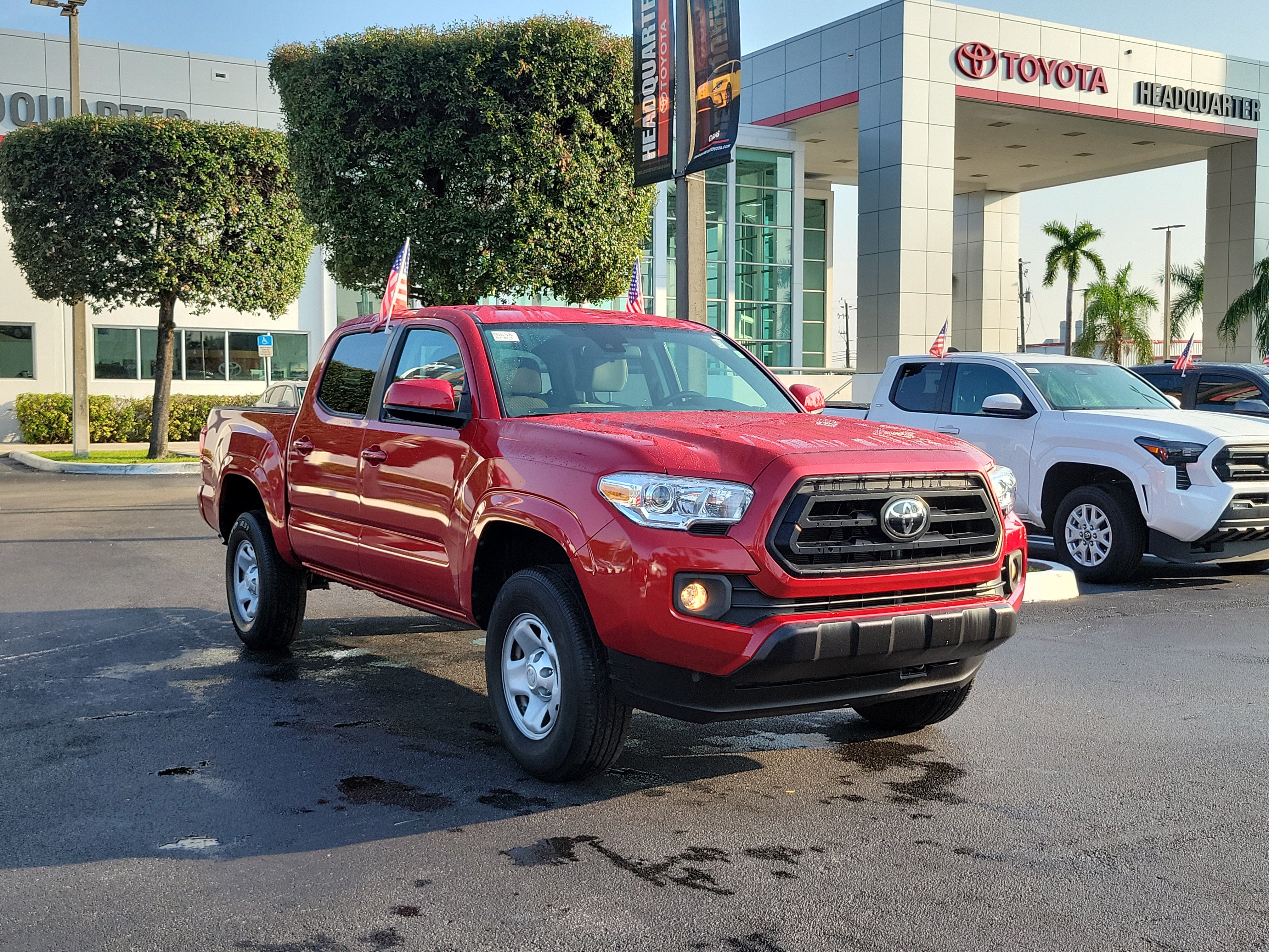 Used 2023 Toyota Tacoma SR w/ SR Convenience Package RWD image 2