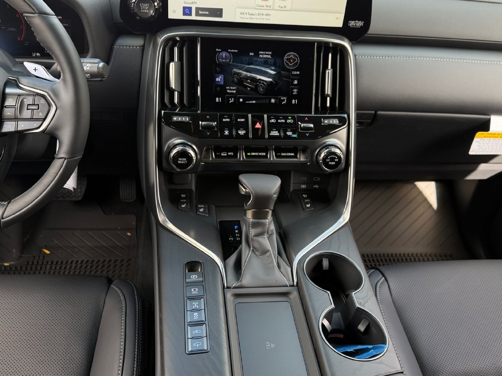 New 2026 Lexus LX 600 4WD w/ Appearance Package image 13