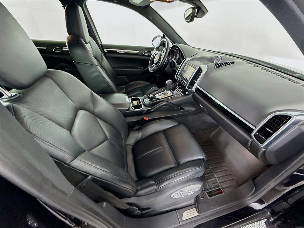 Used 2016 Porsche Cayenne S image 30