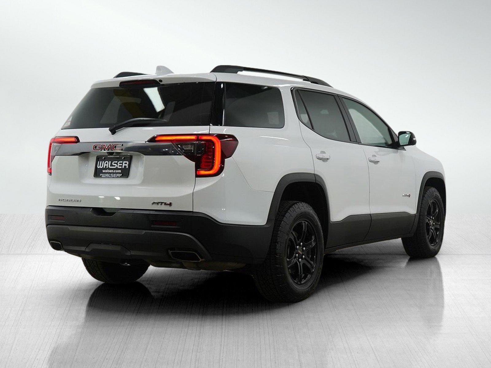Used 2023 GMC Acadia AT4 w/ Technology Package image 5