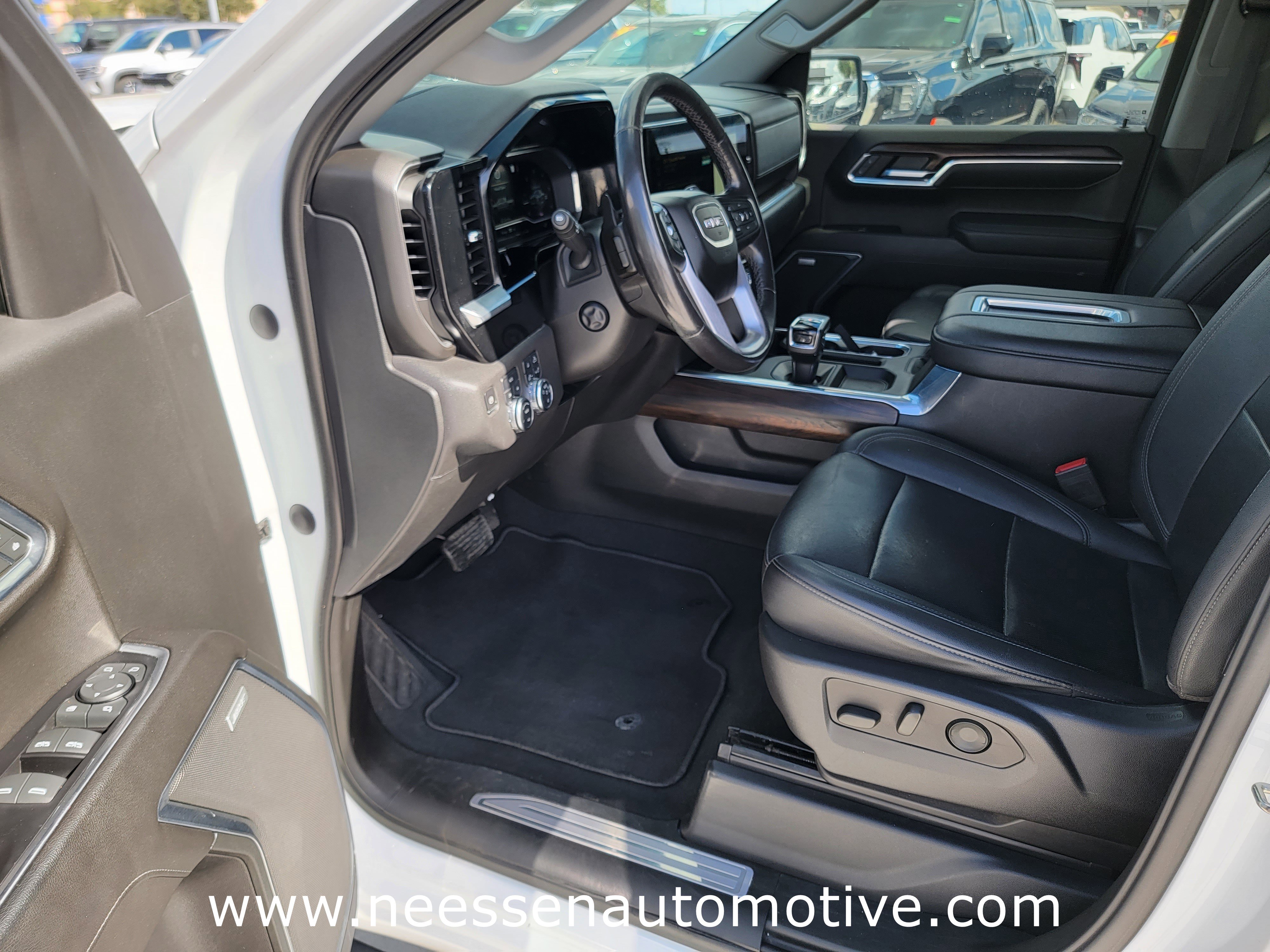 Used 2022 GMC Sierra 1500 SLT w/ SLT Convenience Package image 17