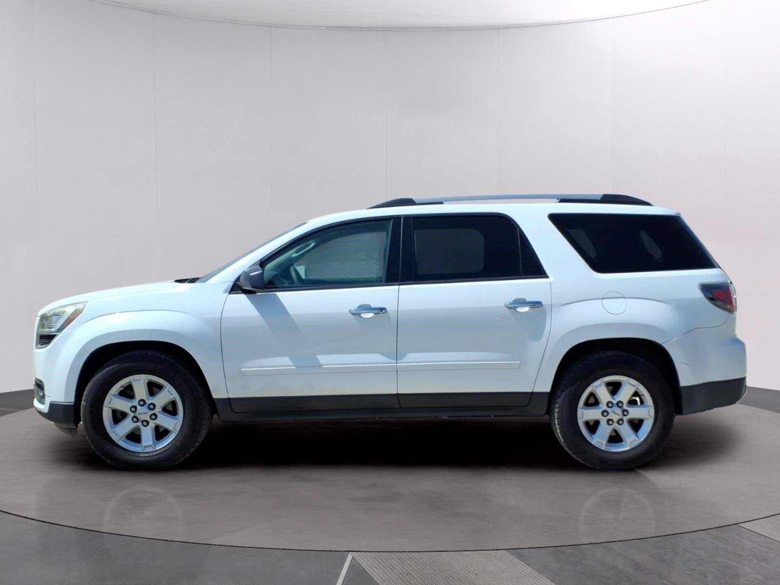 Used 2016 GMC Acadia SLE FWD image 2