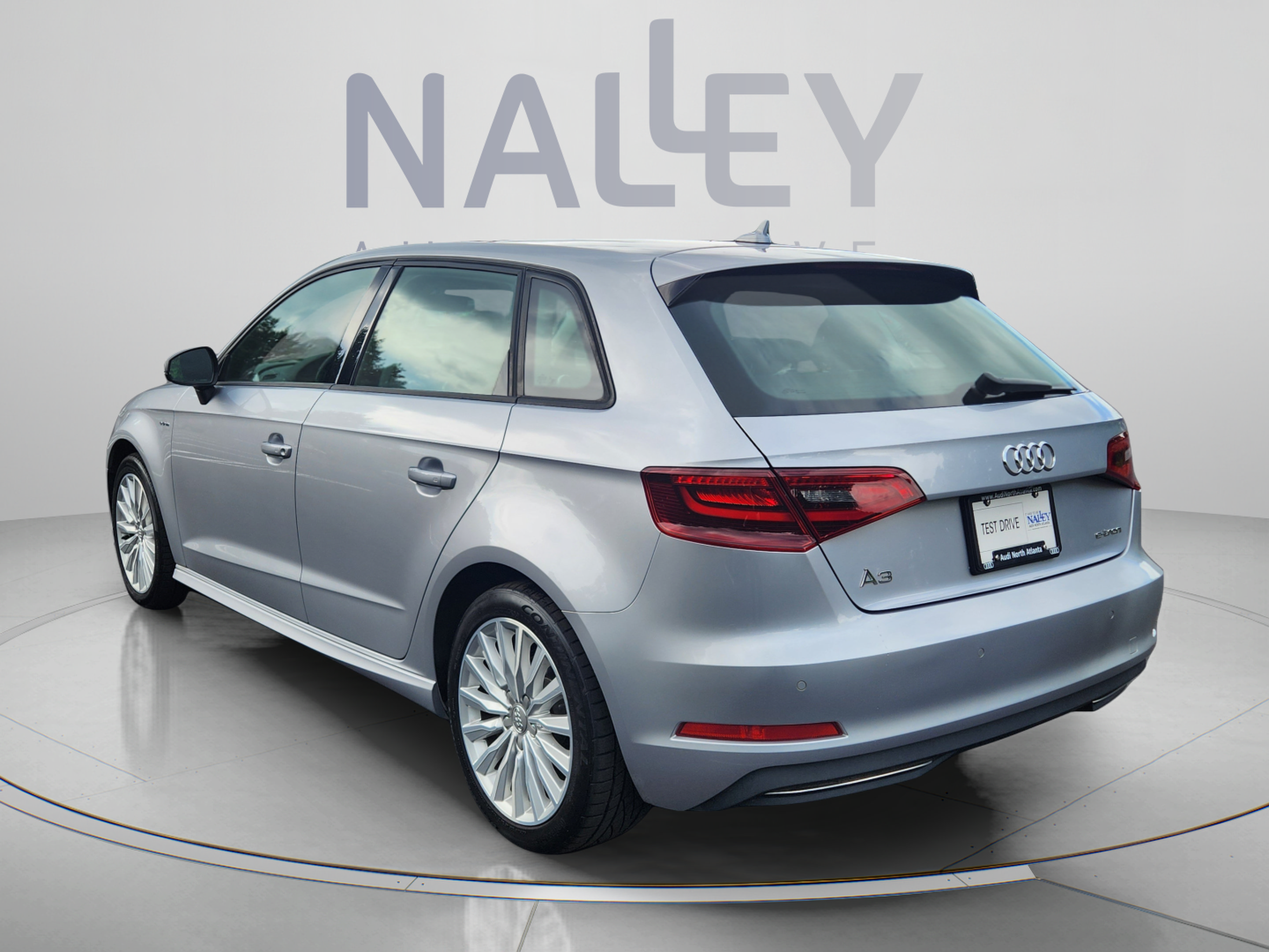 Used 2016 Audi A3 e-tron Premium w/ 17" Wheel Package FWD image 3